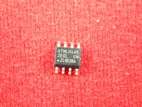 AT24C256C-SSHL-T, Последовательная энергонезависимая память [SO-8]