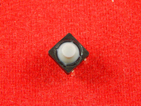 Тактовая кнопка с резиновой кнопкой 8x8x5.5 мм