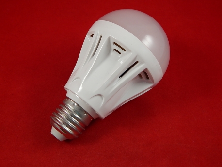 Лампа LED (7W) с датчиками света, звука и движения 
