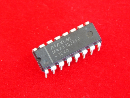 MAX3232 Многоканальный драйвер/приемник RS-232